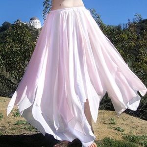 White chiffon belly dance skirt with pink petald. Size S. Elastic waist. Ameynra